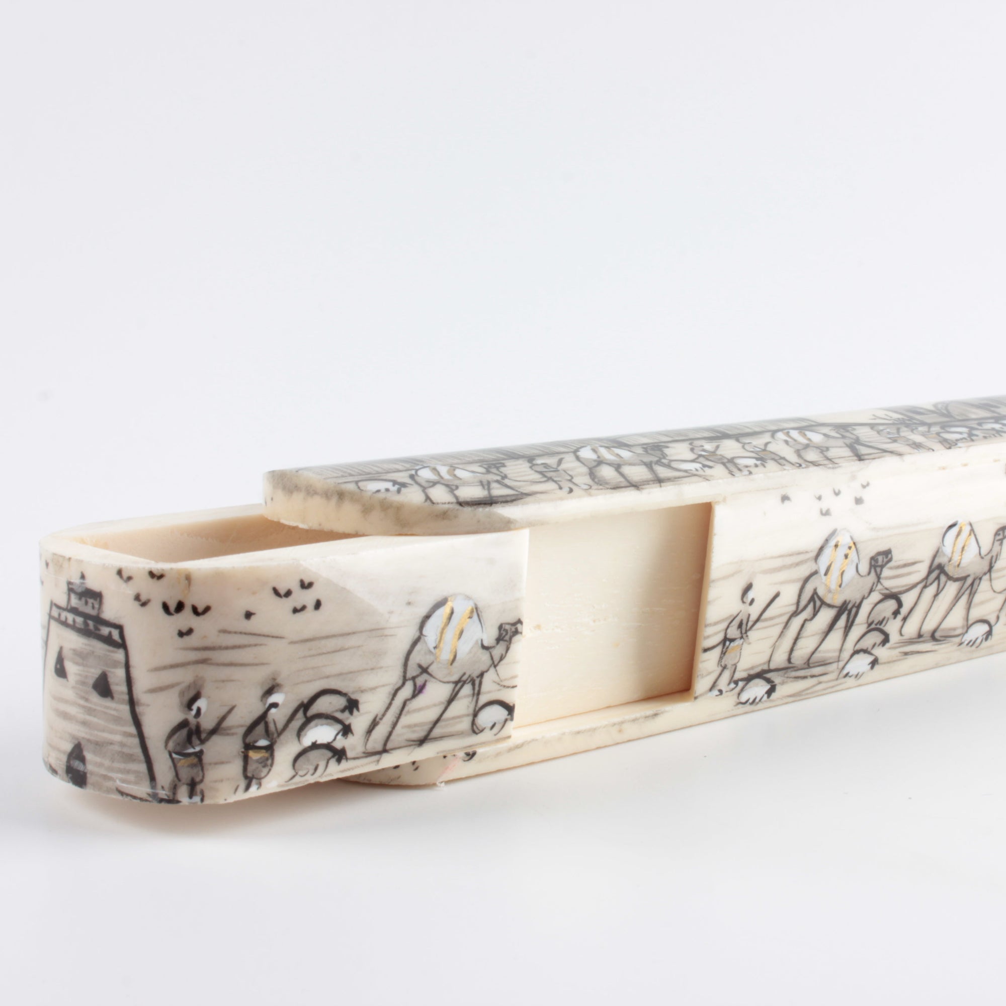 Camel Bone – Sliding Box No.1